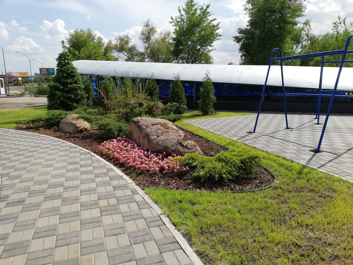 Hotel Obolonsky Kijów Zewnętrze zdjęcie